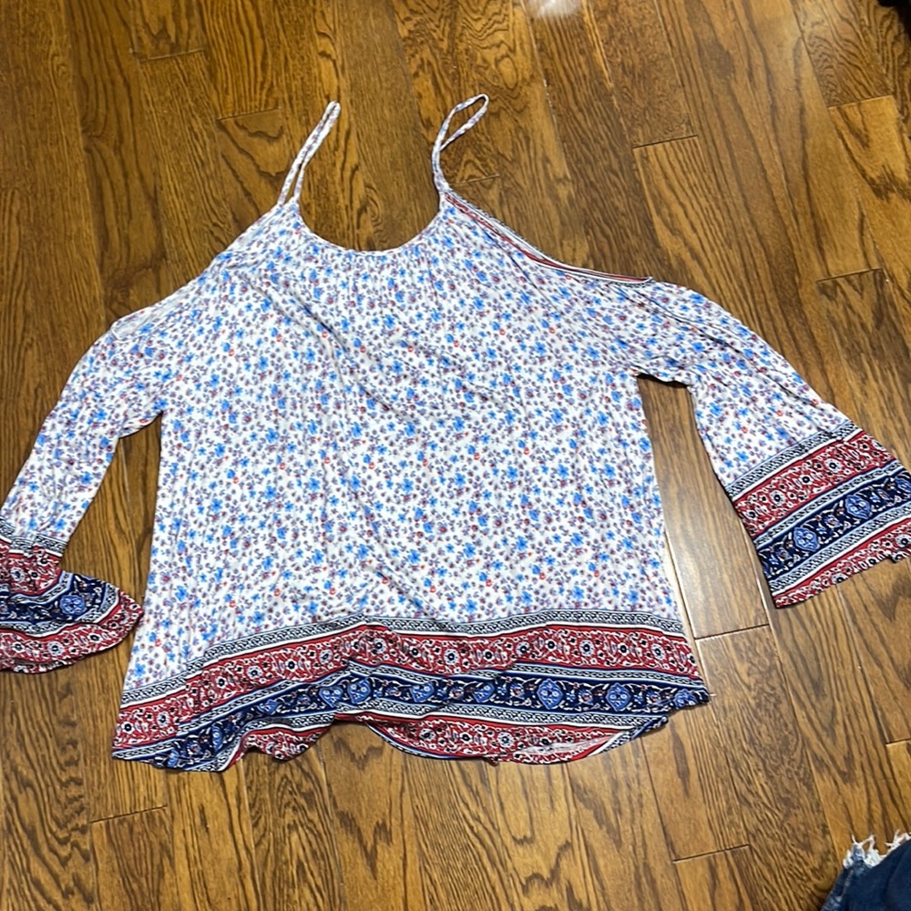 Spaghetti strap sassy sister top!
